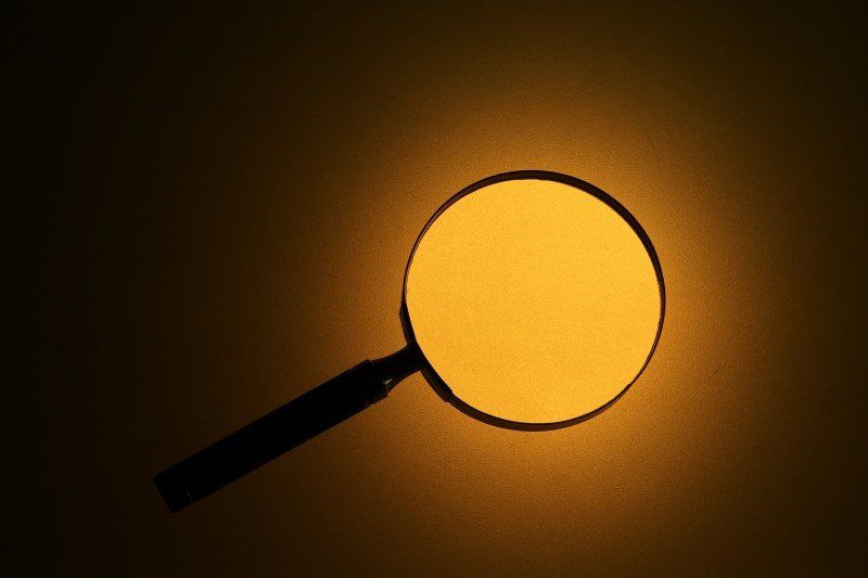 magnifier on a yellow light