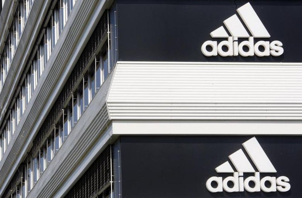 Adidas üç şerit