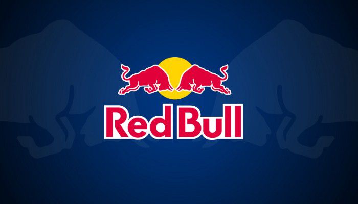 RedBull markasının lacivert zemin üzerinde görünümü