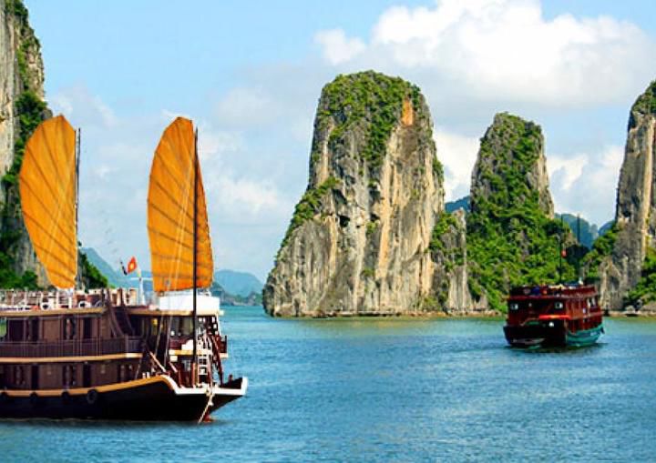 Halong Körfezi Vietnam